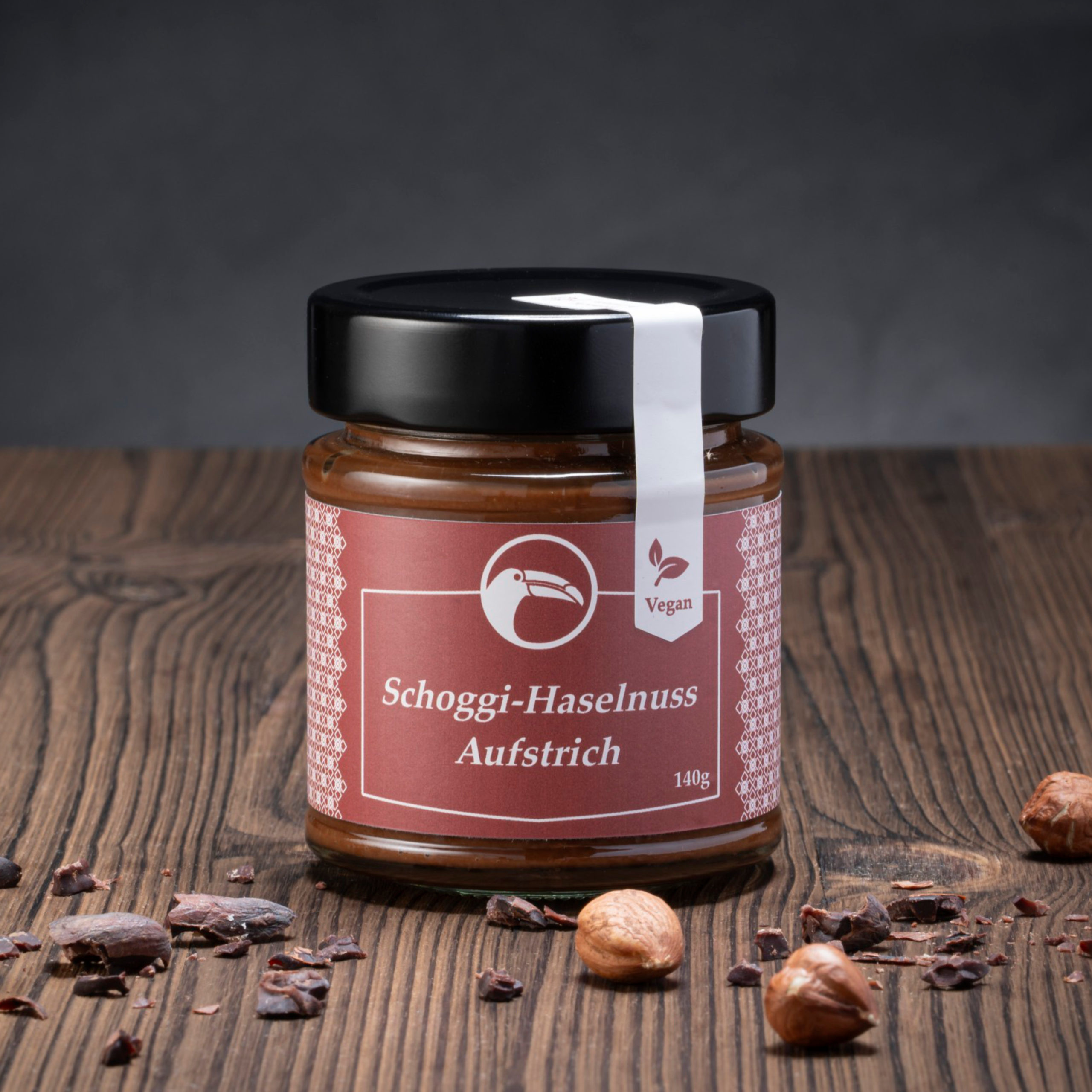 Schokoladen-Haselnuss-Aufstrich aus gerösteten Haselnüssen und Edelkakao aus Peru, gemahlen im Granitstein-Melangeur, ohne Palmöl | Bean to Bar Schokoladenmanufaktur Chani Schoggi aus Ebikon