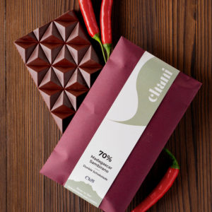 Madagascar Sambirano | Chani Schoggi Dunkle Schokolade Madagascar 70% mit Ancho Chili aus Mexiko | Chani Schoggi - Bean to Bar Schokolade aus Luzern