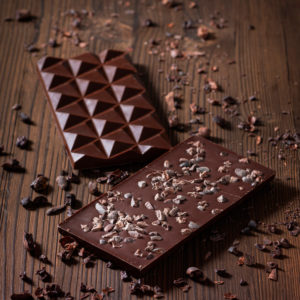 Dunkle Schokolade Nicaragua O'Payo Classico 66% mit Kakaonibs | Chani Schoggi - Schokoladenmanufaktur in Luzern