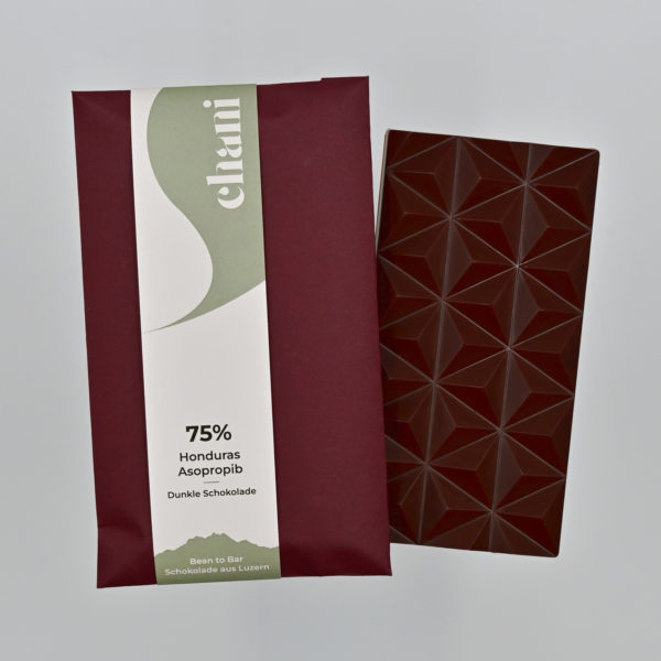 Bean-to-Bar Schokoladentafel Dunkle Schokolade Asopropib 75% mit Kakao aus Honduras. Handwerklich hergestellt von Chani Schoggi, der Schokoladenmanufaktur in Luzern.